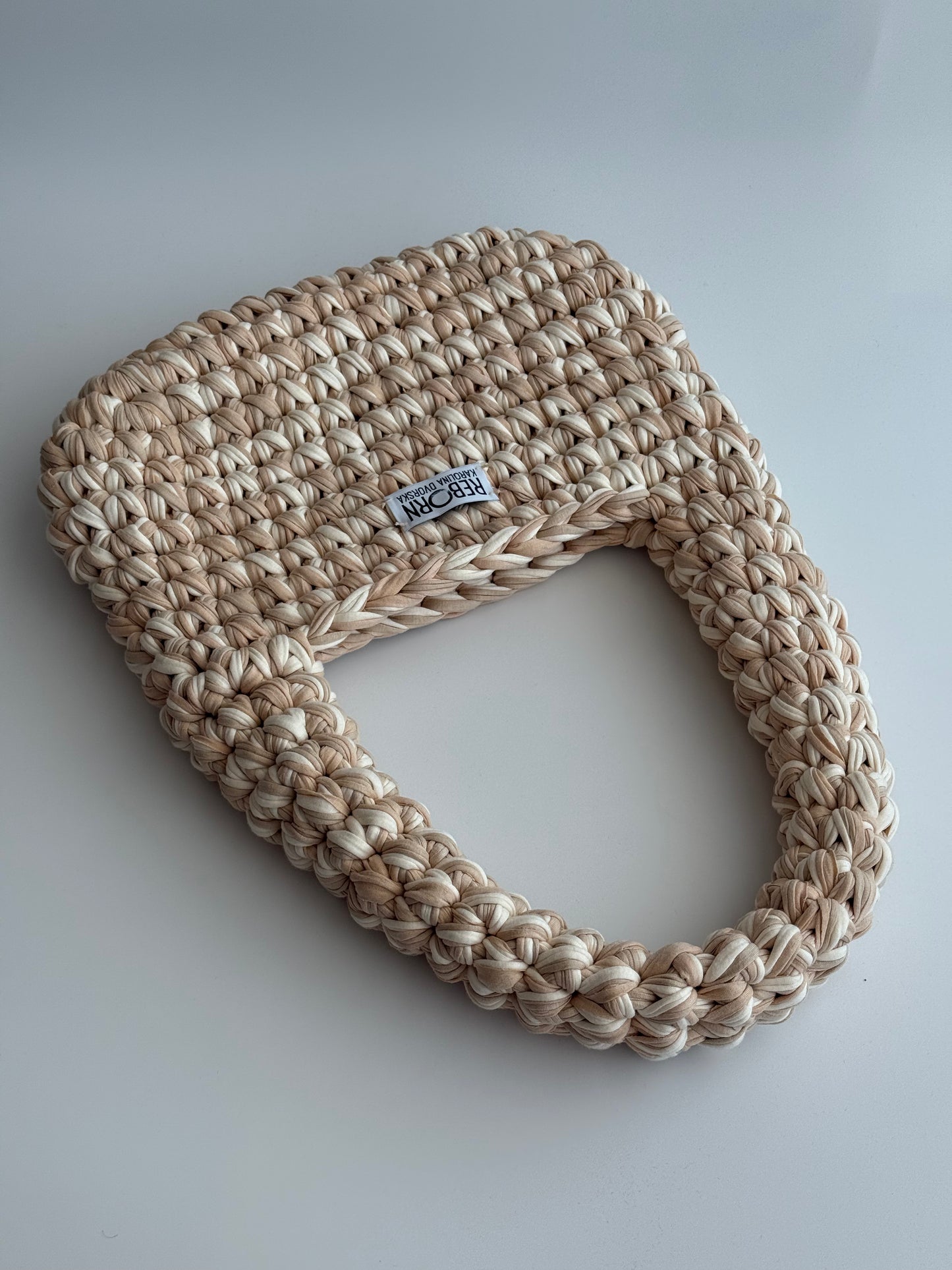Maxi Lock kabelka – Beige Shade