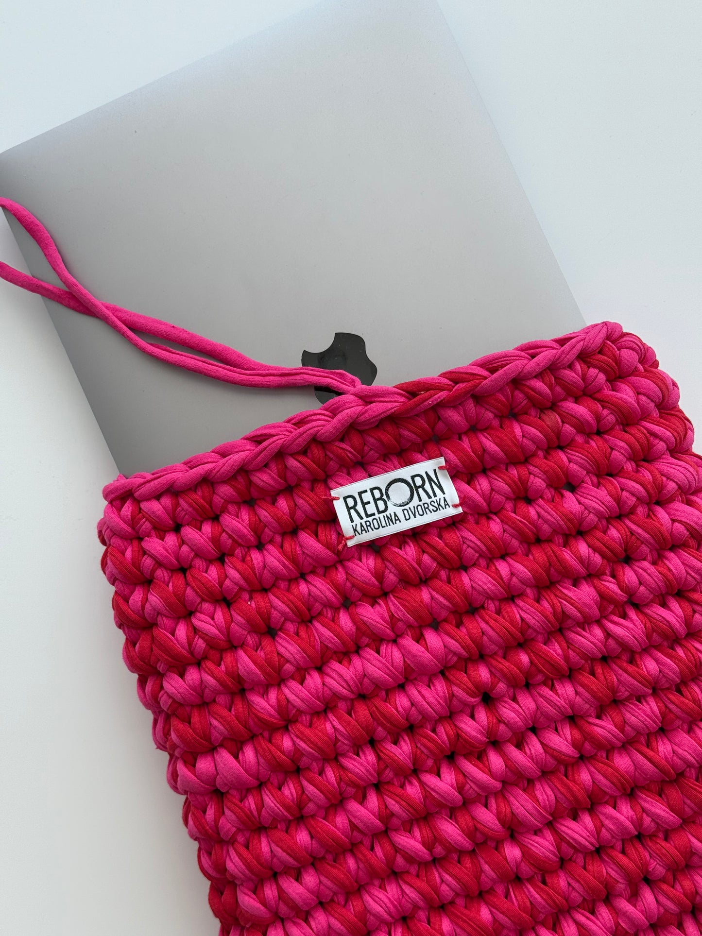 Kapsa na notebook – Pink Cherry
