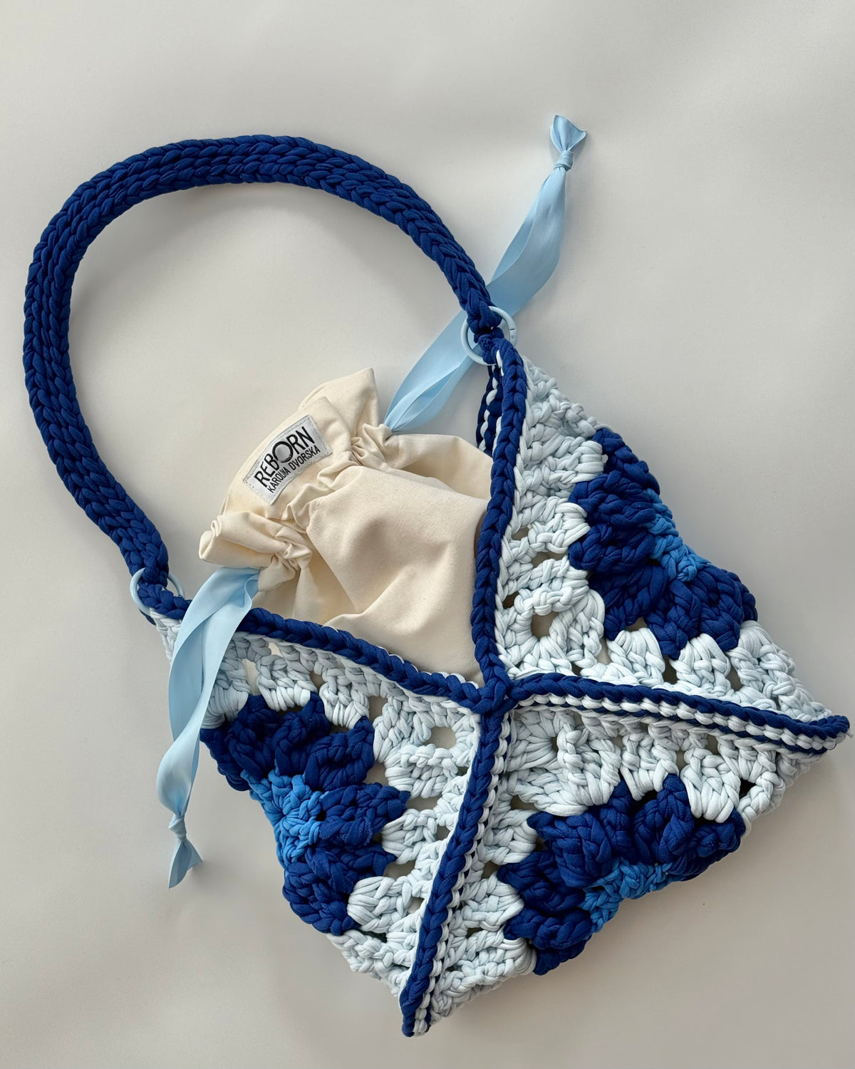 Granny Square kabelka – Blue Daisy