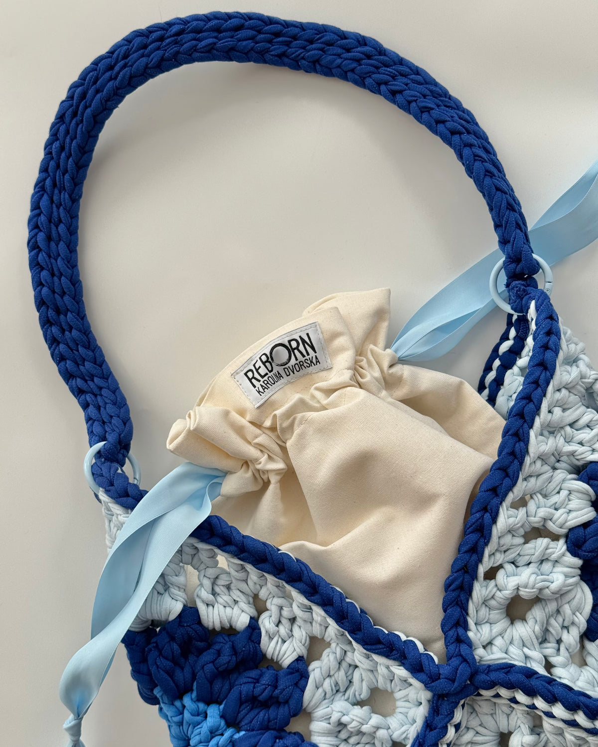 Granny Square kabelka – Blue Daisy